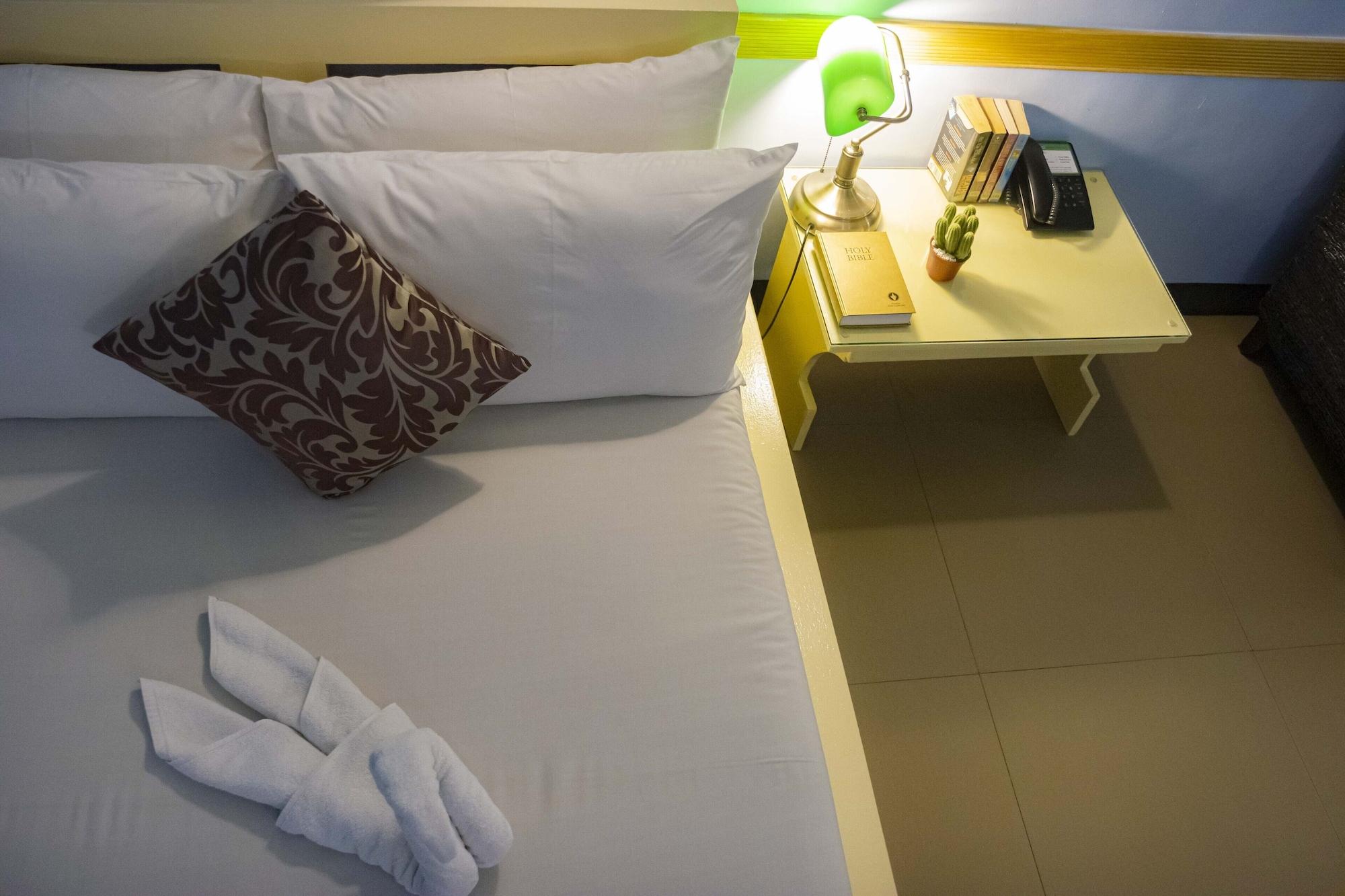 Franchise One Hotel Makati City Exterior foto