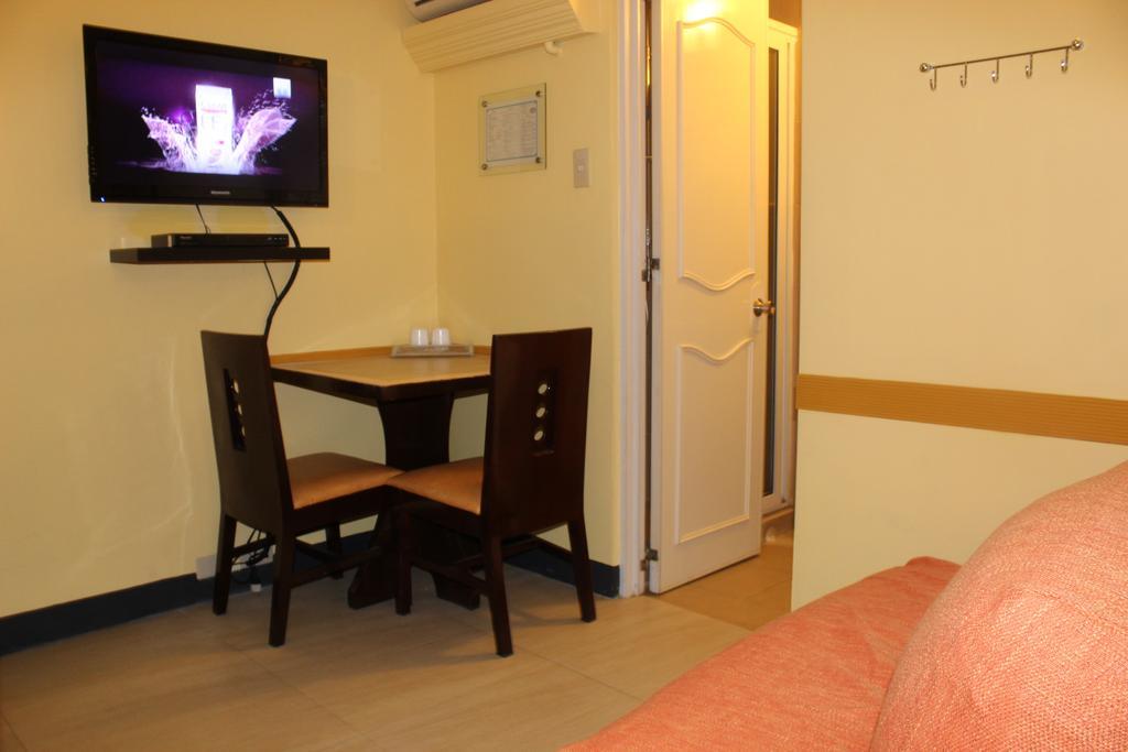 Franchise One Hotel Makati City Exterior foto