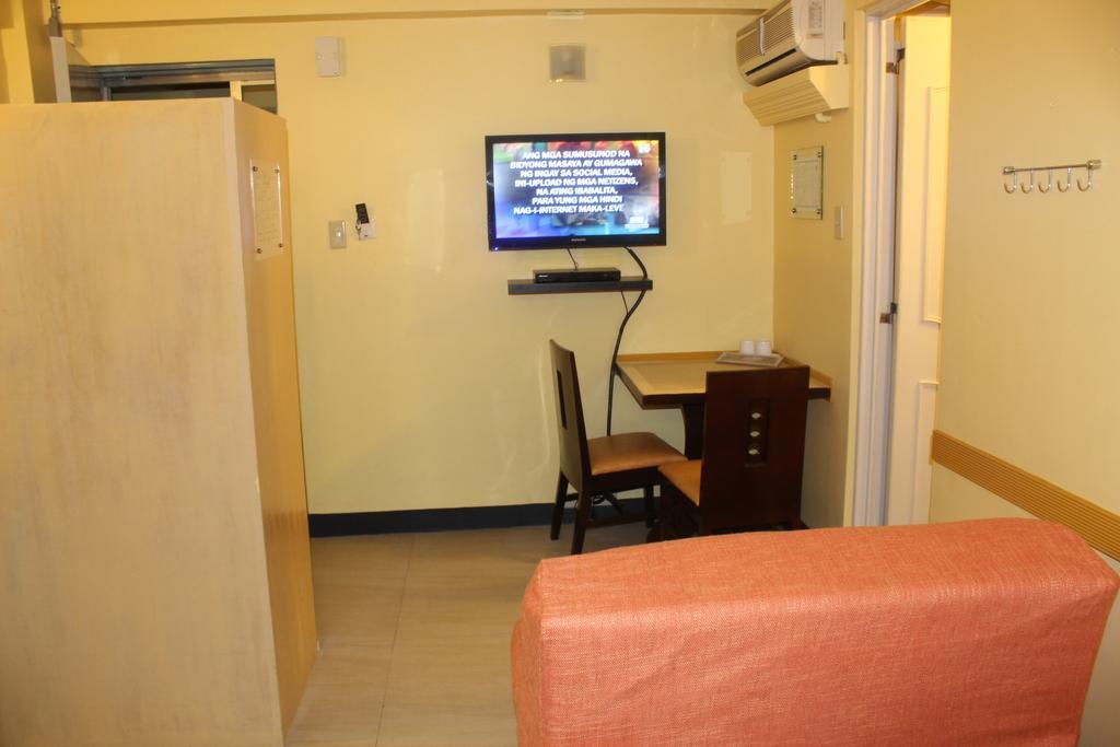 Franchise One Hotel Makati City Exterior foto